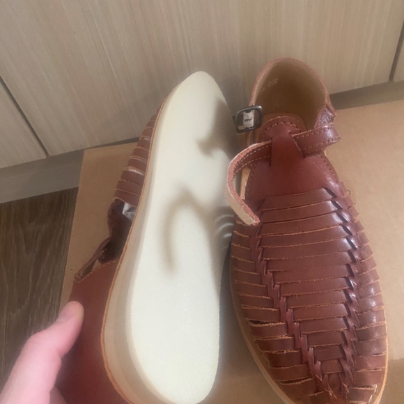 Leather Mary Jane style buckle shoe - Picture 6 of 7